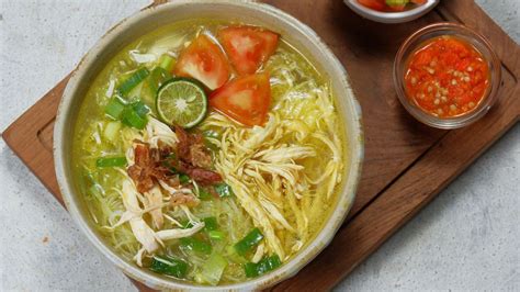  Soto Ayam: Un piatto piccante e rinfrescante che conquisterà il tuo palato!