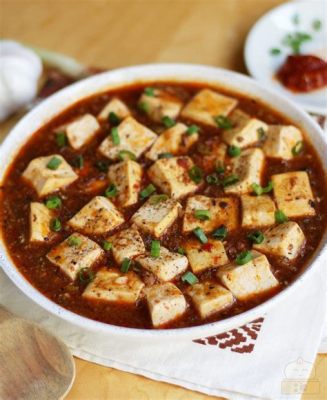  La Deliziosa Mapo Tofu: Un Piatto Piccante che Accarezza il Palato con la sua Crema Setosa!